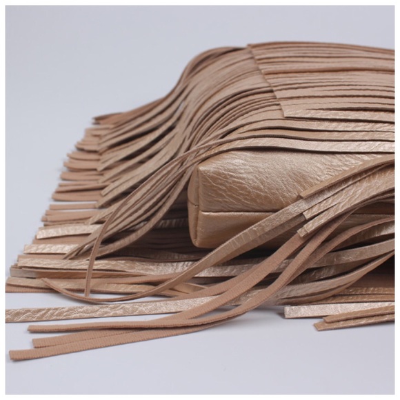 🌞 The Lulu Golden Fringe Vegan Leather Handbag - Picture 4 of 6